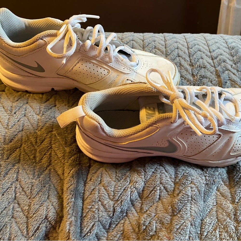 Nike Women's White and Silver Athletic Shoes